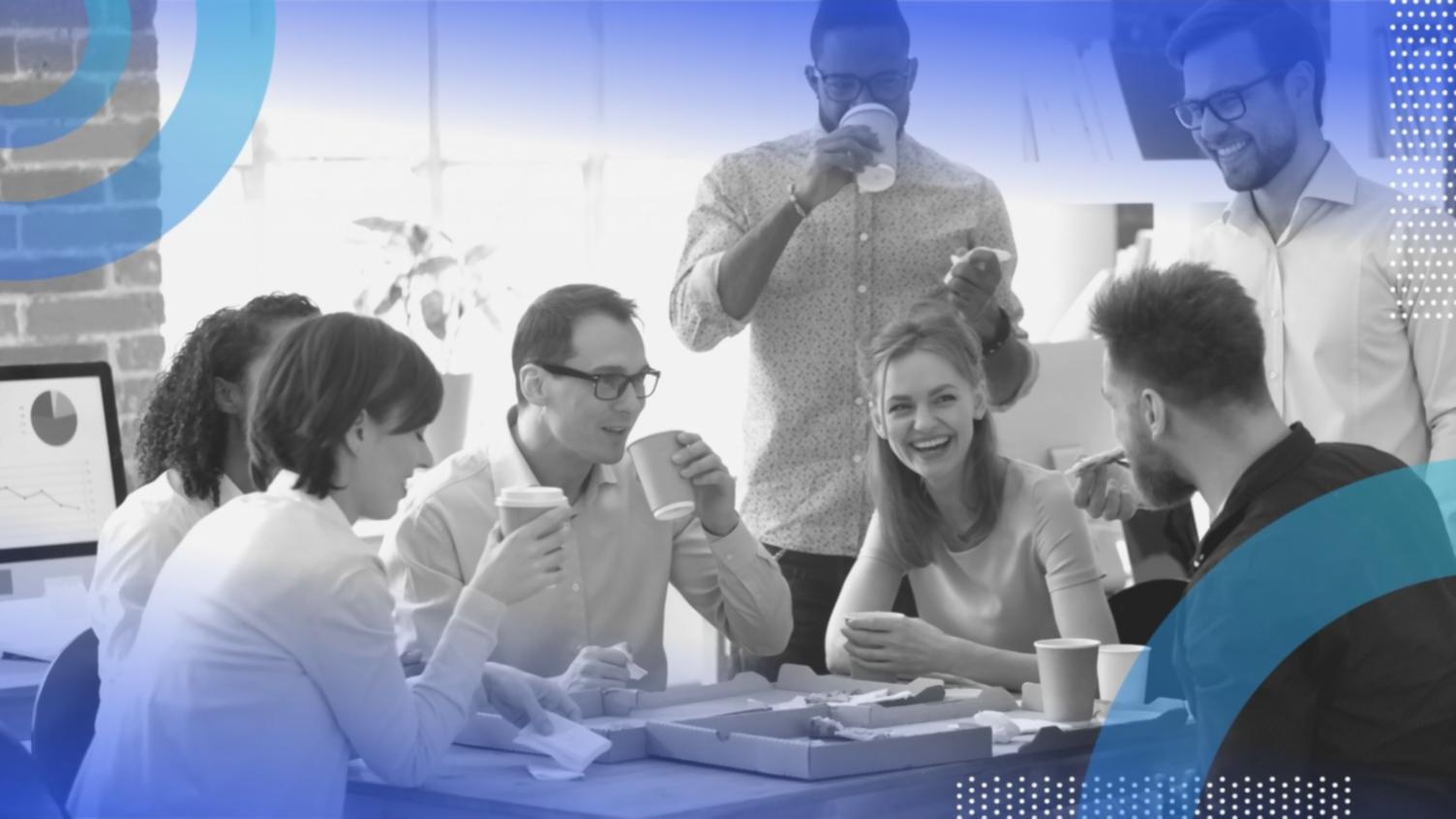 Workshop-Material und Teilnehmer bei praktischen Übungen